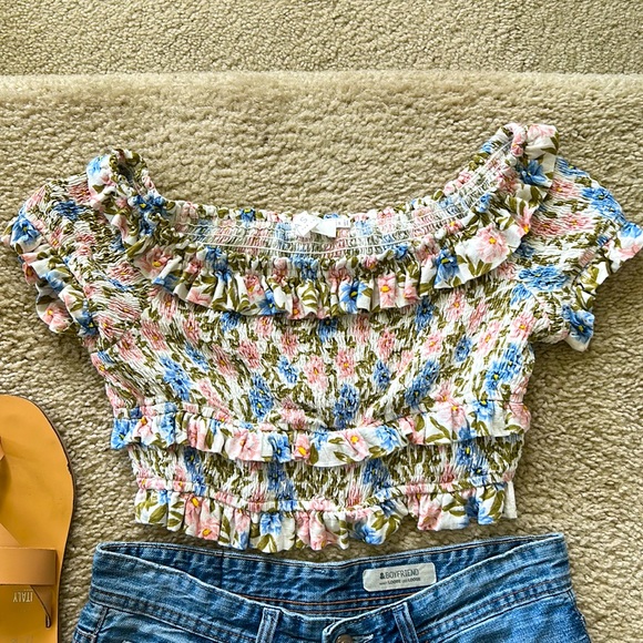 ASTR The Label Tori Off the Shoulder Smocked Crop Top - Picture 3 of 6